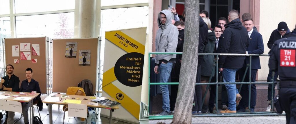 Collage aus zwei FotosLinks: Bild auf dem Tische und dahinter große Pinnwände zu sehen sind. Am linken Tisch sind Materialien und Flyer von Studenten stehen auf Jena zu sehen und es sitzen Michael Brauer und Dante Riedel am Tisch. Am rechten Tisch sitzt keine Person. Es sind Materialien und ein Aufsteller von Students for Liberty zu sehen. Rechts: Foto von mehreren Teilnehmenden des JA Bundeskongress 2025 in Apolda hinter einer Polizeiabsperrung. Mittig ist Dante Riedel zu sehen.