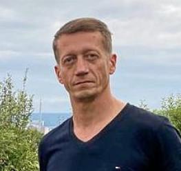 Porträtbild von Steven Schmied