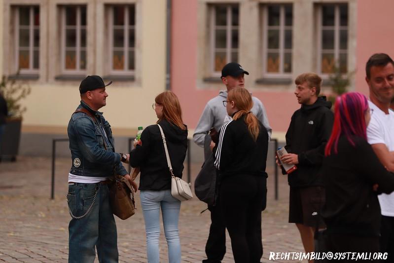 Foto von Tino Müller am 12.7.25 in Apolda mit mehreren jungen Neonazis.